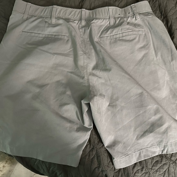 Under Armour, active wear shorts. - Picture 2 of 4